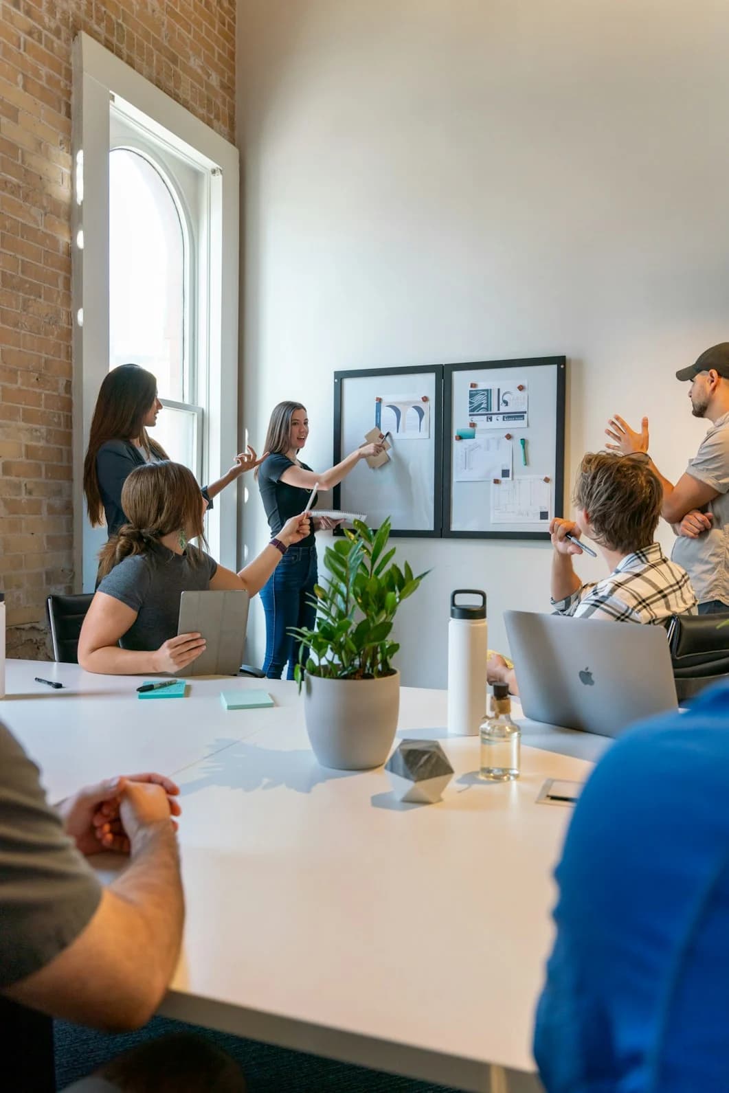 Project Management That Moves Work and People -> Forward